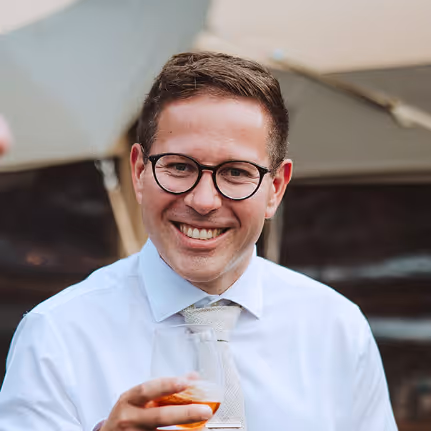 [headshot] image of customer