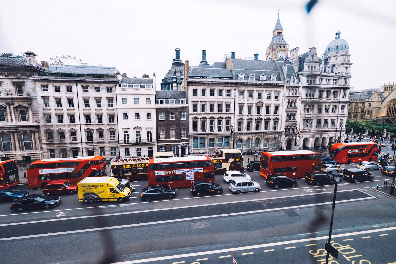 London Traffic | International Freight Services for London Businesses, Same-Day Courier