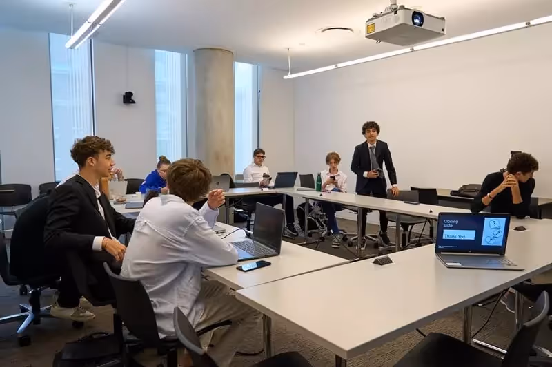Explore the Business Management programme in Tokyo