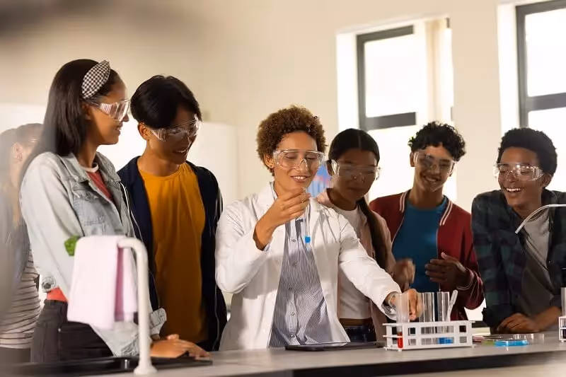 Explore the Natural Sciences Cambridge summer program