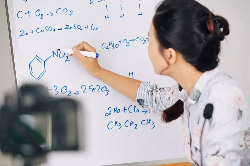 Physics Summer Programme Cambridge | Immerse Education