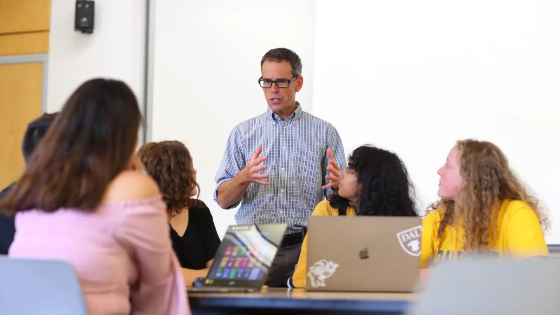15 Business Management Programs in Canada for High School Students 3