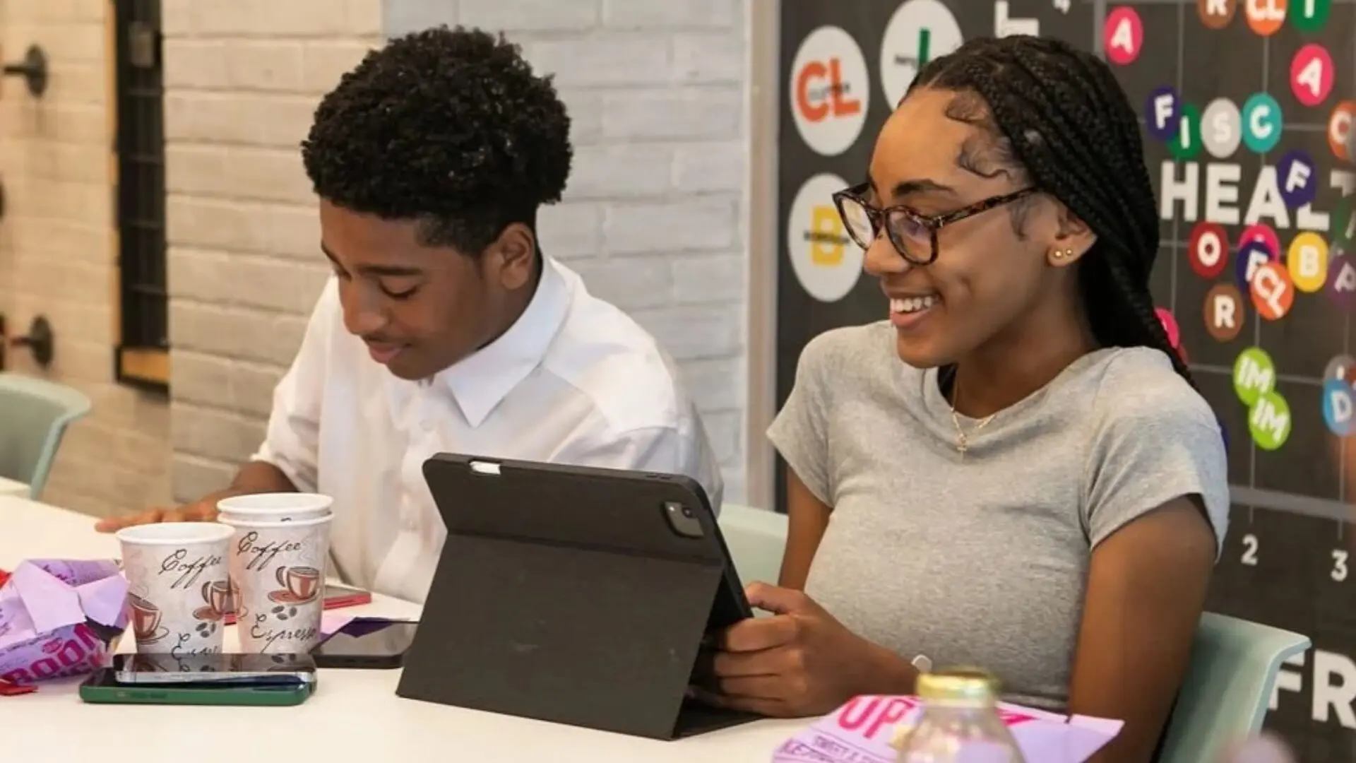 15 Social Media Internships for High School Students 2