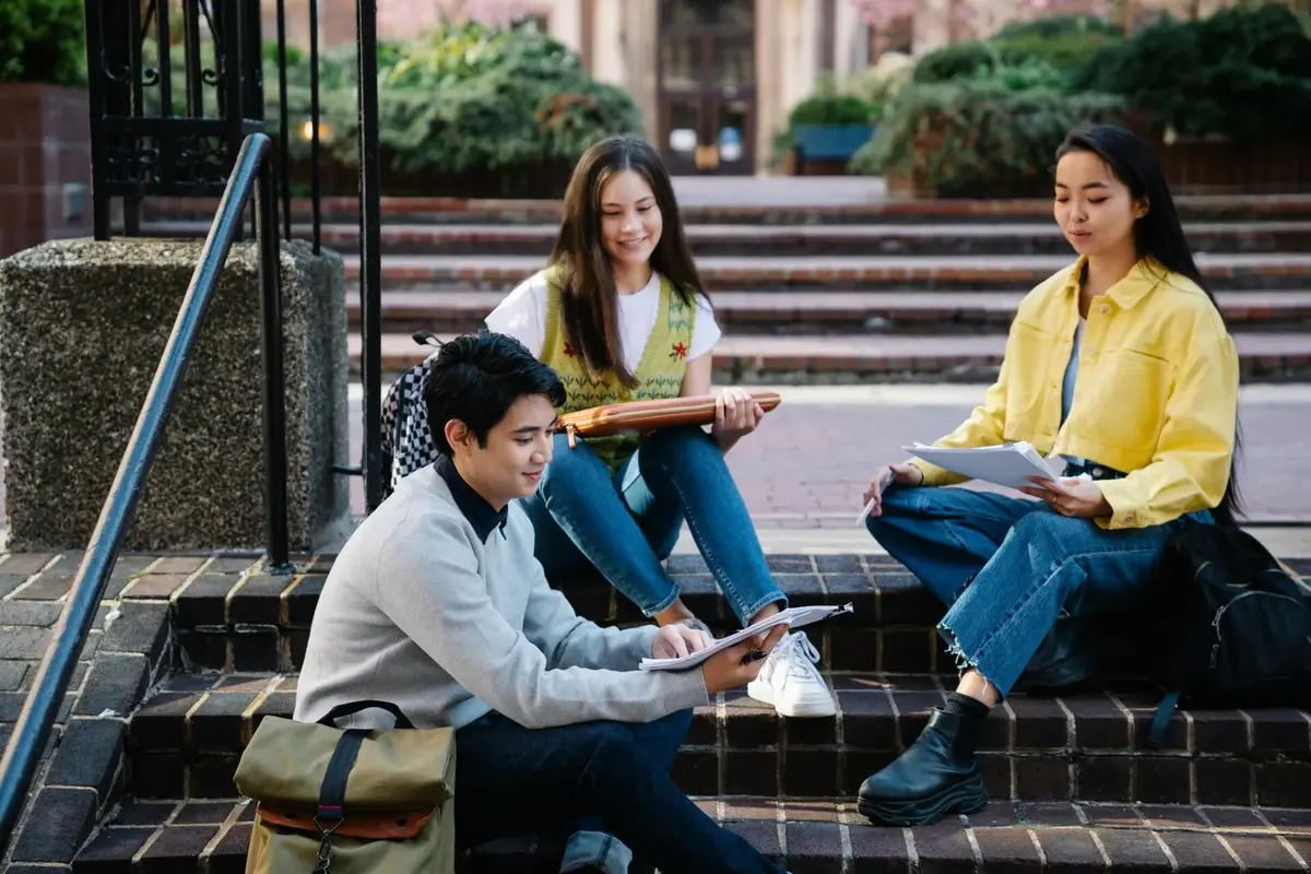 Universities in London for International Students Programs Scholarships