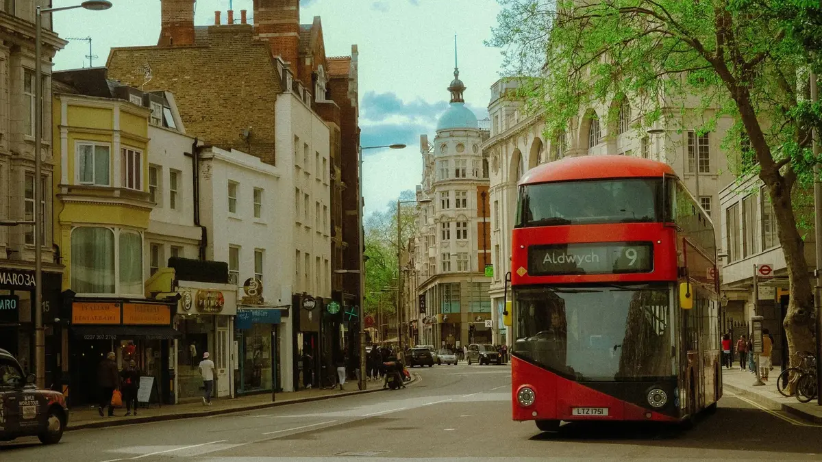 15 STEM Summer Internships in London for High School Students