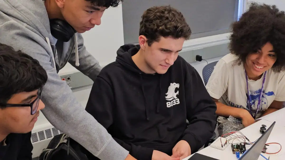 15 Software Development & AI Summer Schools for High School Students 2