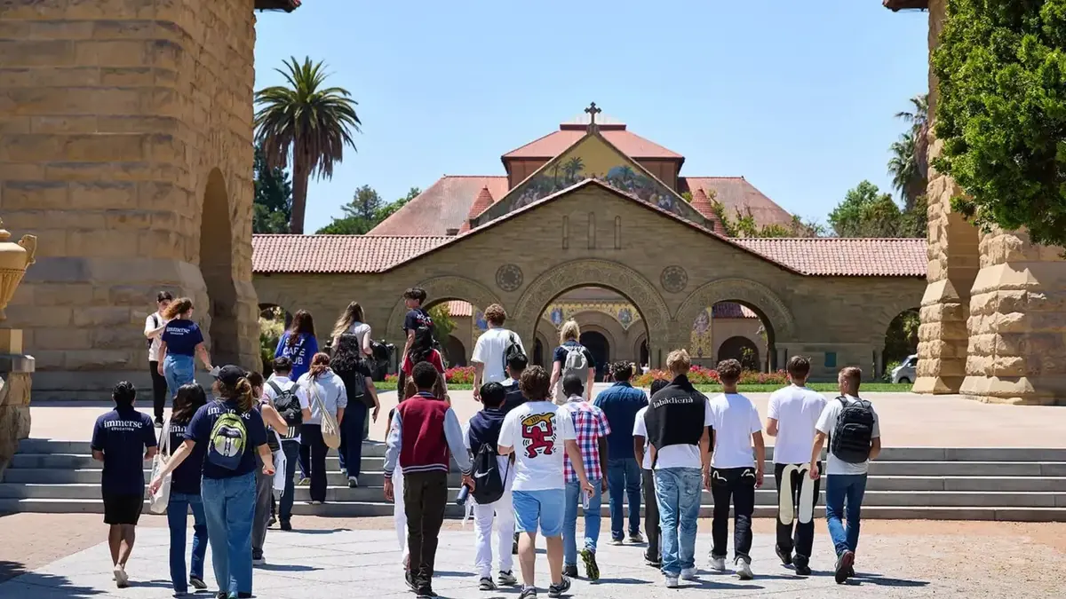15 Software Development & AI Summer Programs in Canada for High School Students 1