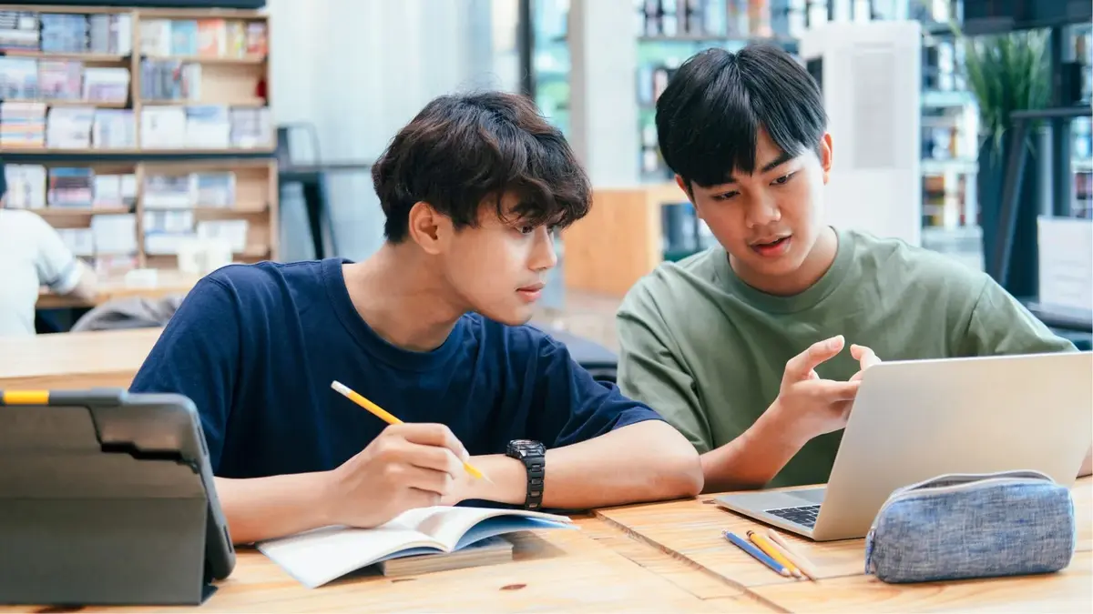 15 Pre-College Study Abroad Summer Programs for High Schoolers