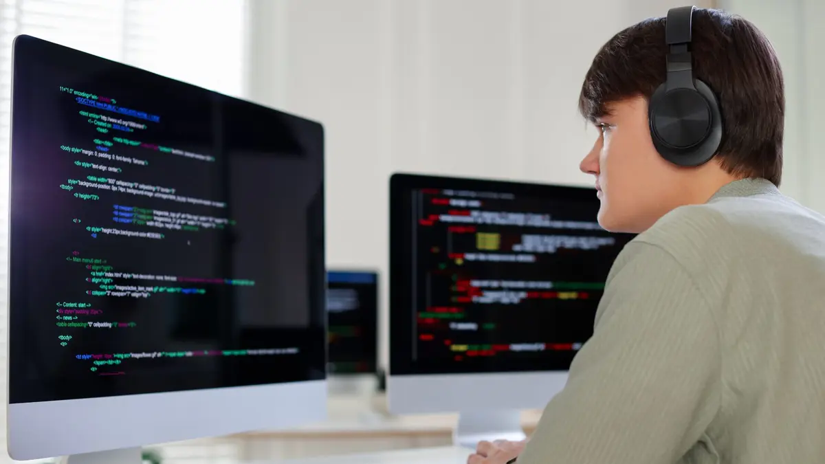 15 Online Summer Camps for High School Students