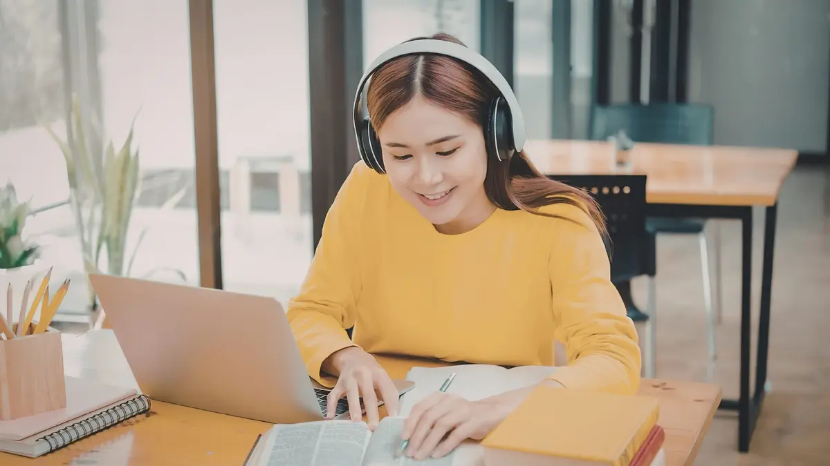 15 Online Accredited Programs for High School Students