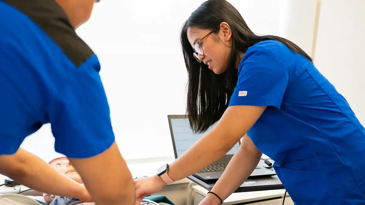 15 Medicine Summer Schools in the UK for High School Students
