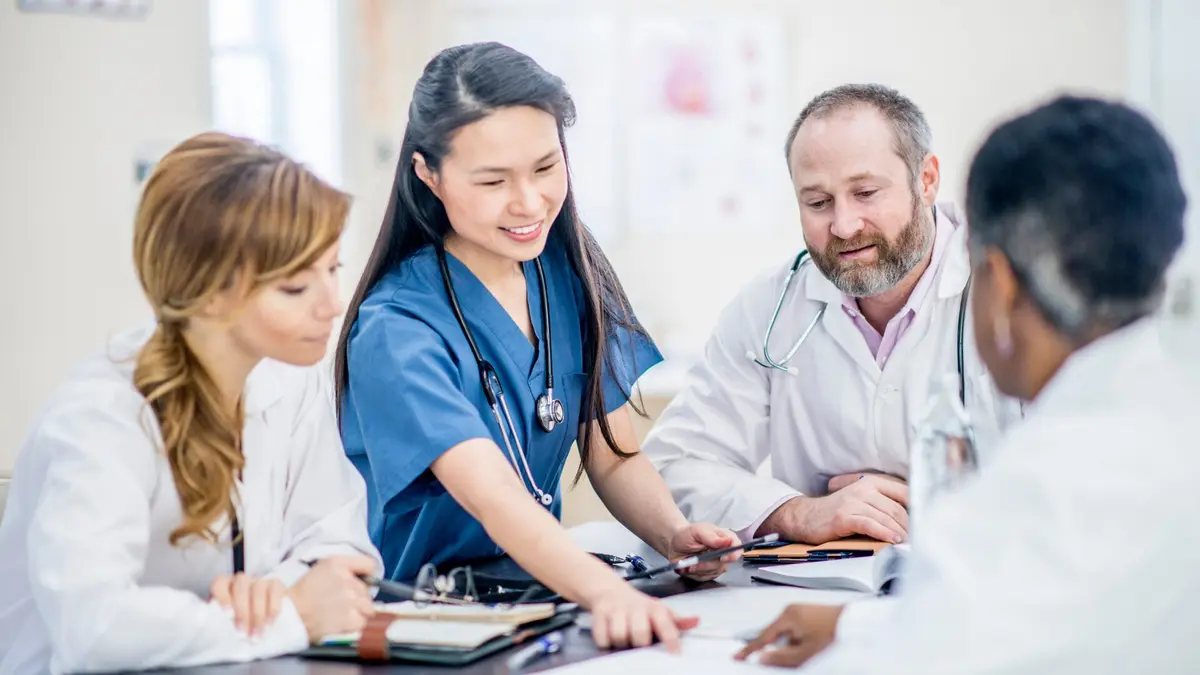 15 Medical Internships in the UK for High School Students