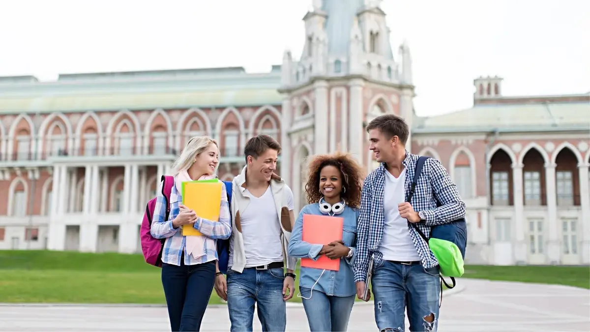 15 Leading University Pre-College Programs for Teens
