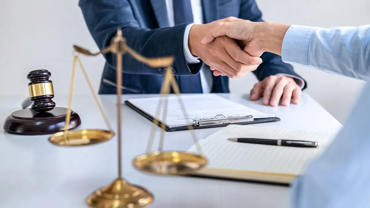 15 Law Summer Jobs in the UK for High School Students