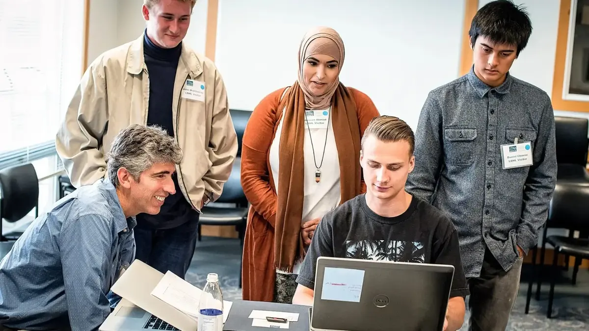 15 Internships in California for High School Students 2