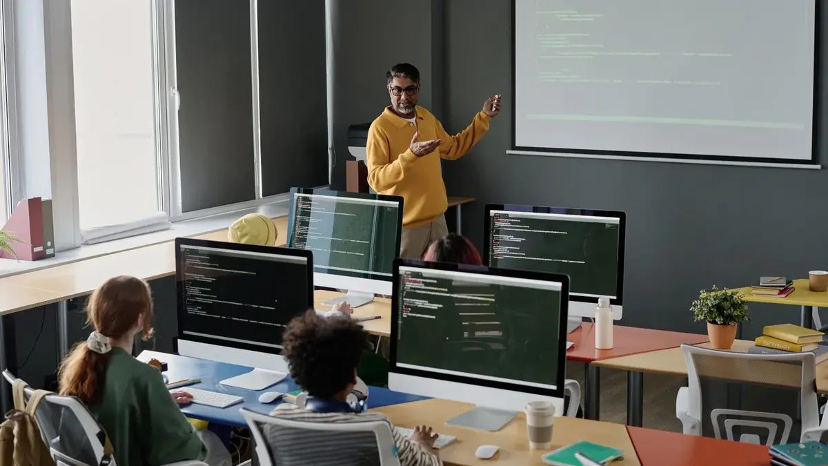 15 Free Summer Internships for High School Students
