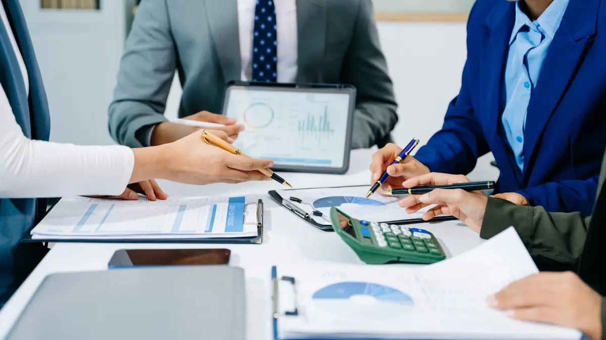 15 Finance Internships for High School Students in 2026