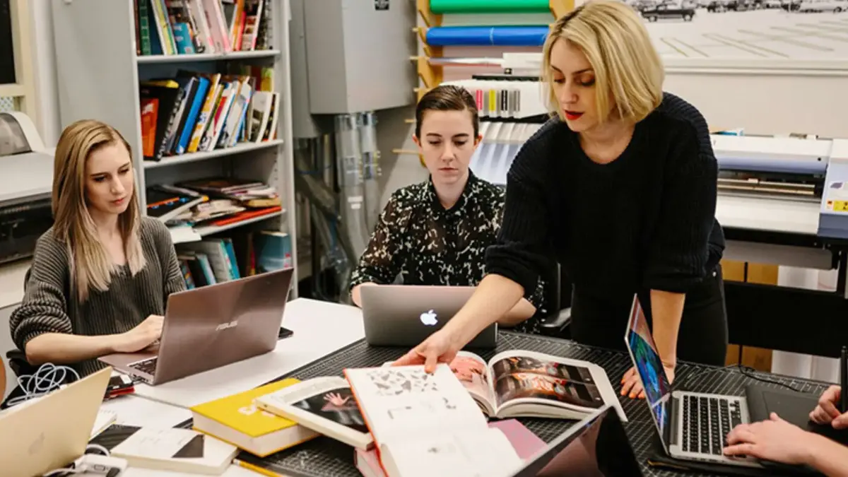 15 Fashion Internships in New York for High School Students 3