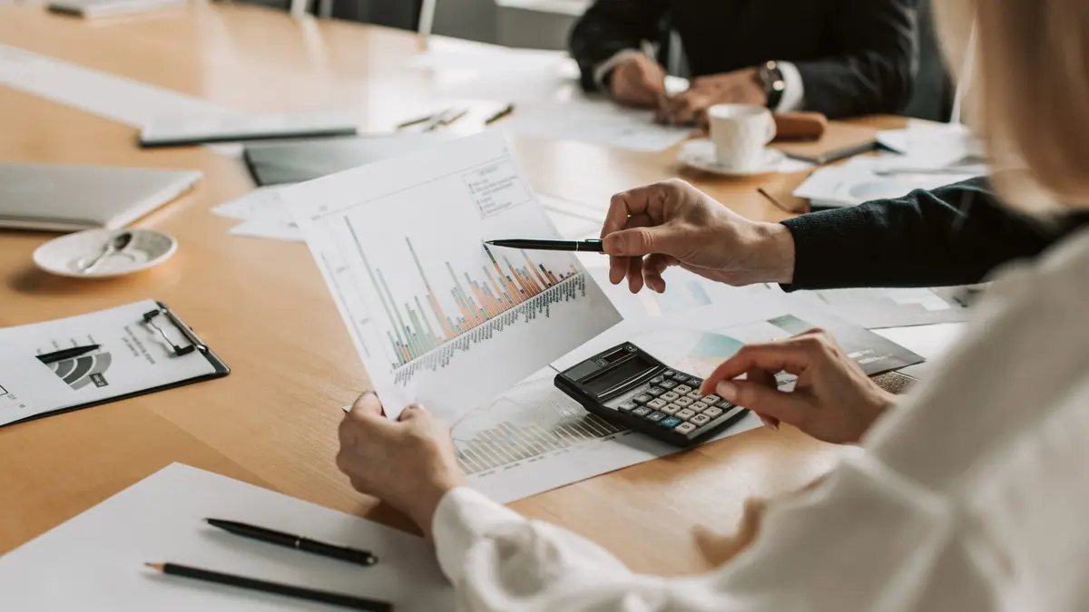 15 Economics Summer Programs in Europe for High School Students