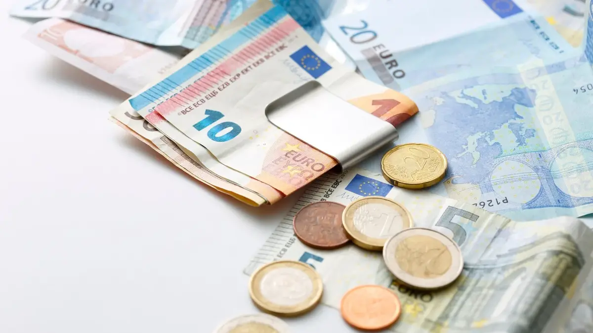 15 Economics Research Programs for High School Students