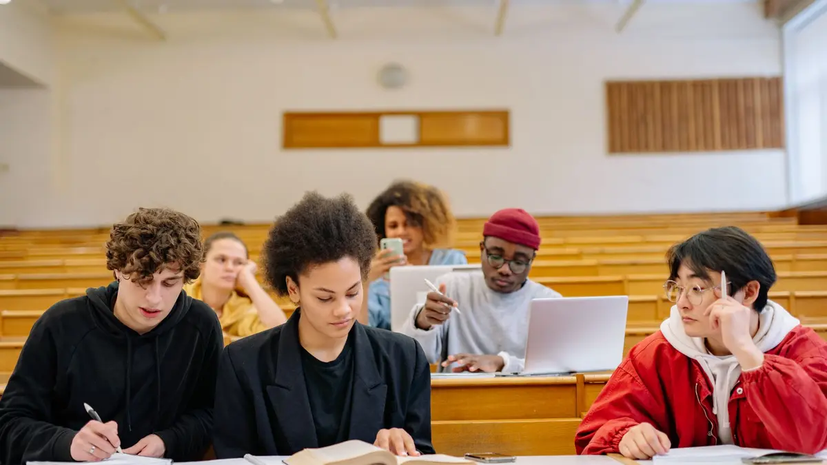 15 College Credit Courses for High School Students