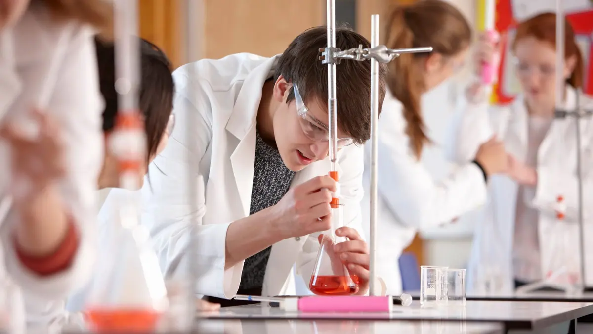 15 Chemistry Research Programs for High School Students