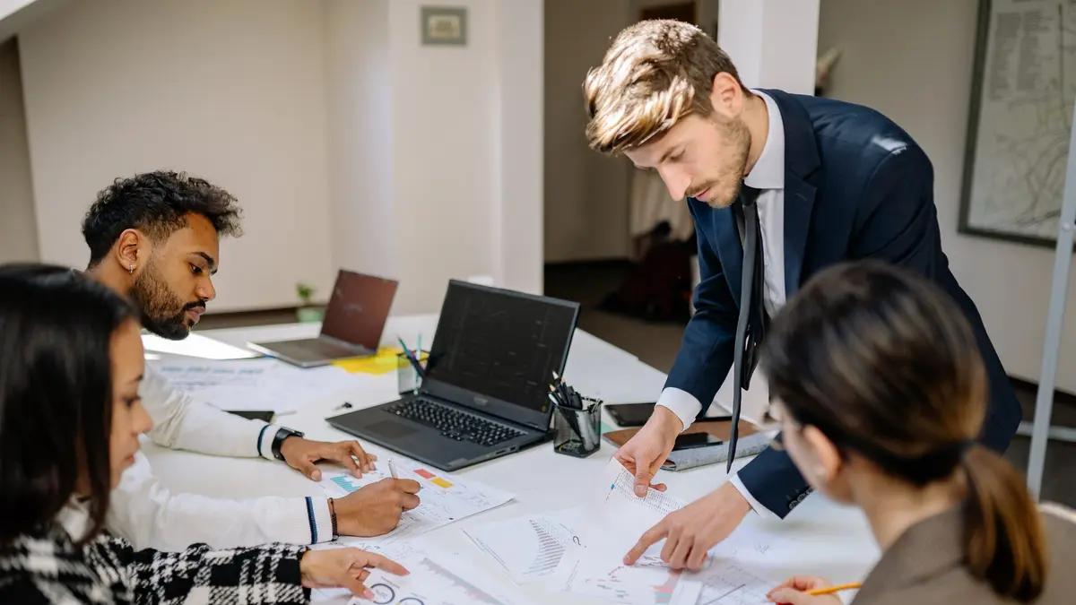 15 Business Management Summer Programs in Toronto for High School Students