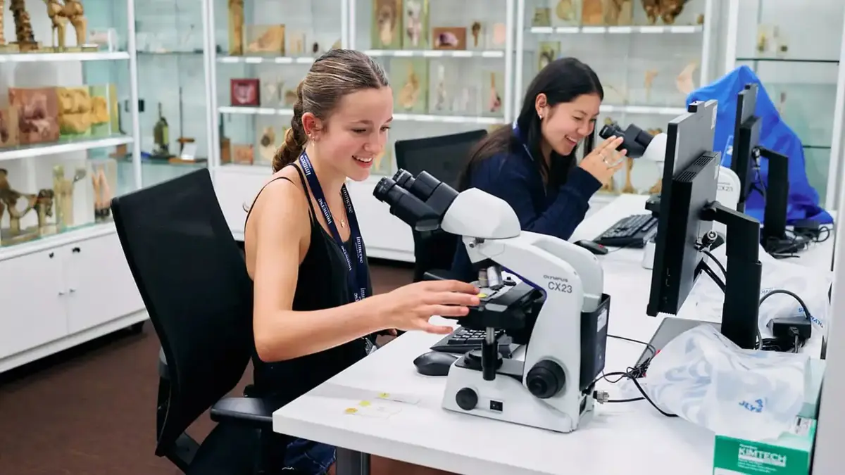 15 Biotechnology Summer Schools in the UK for High School Students 1