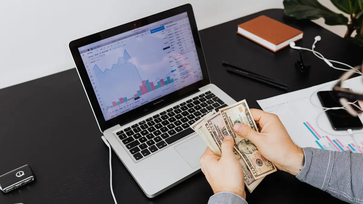 15 Banking and Finance Summer Programs for High School Students
