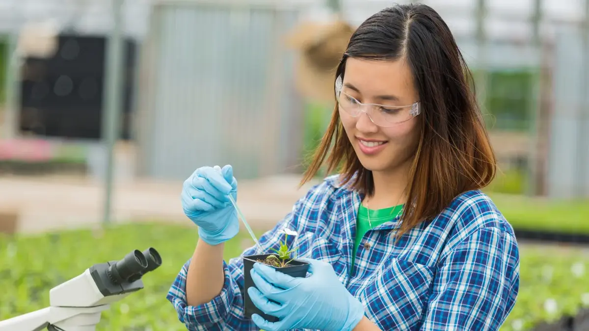15 Accredited High School Research Programs