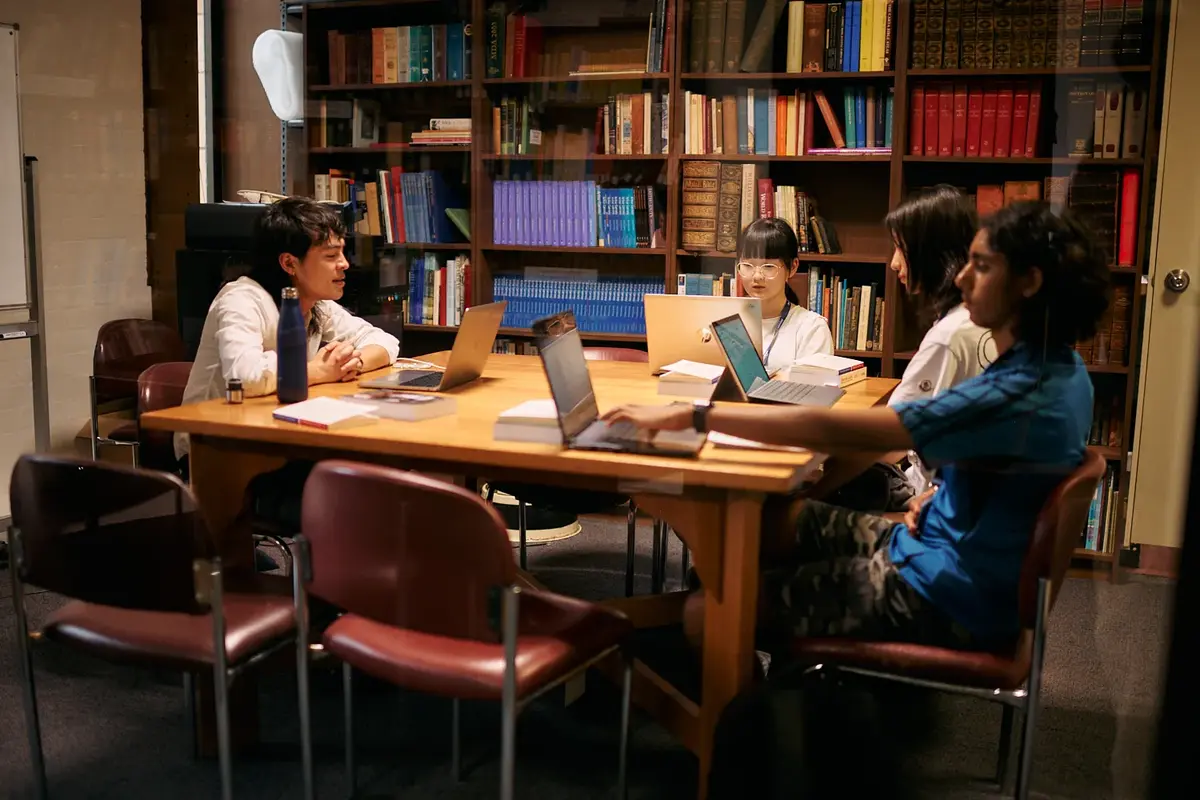 Harvard Crimson Global Essay Competition