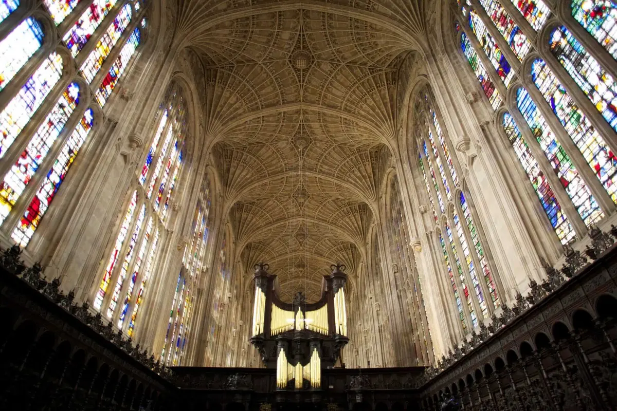 An Awe-inspiring Day 9 as Students Visit Kings College Chapel