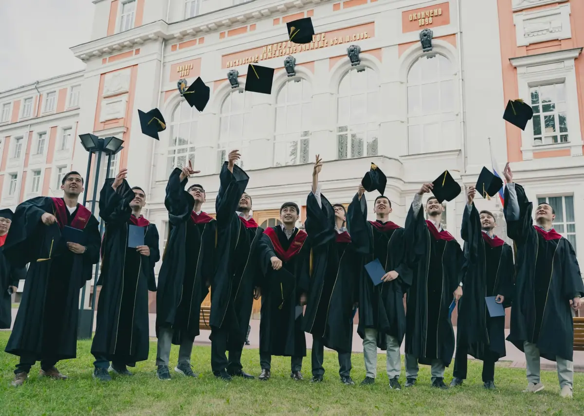 Study Abroad Scholarships: 50 Opportunities Worldwide
