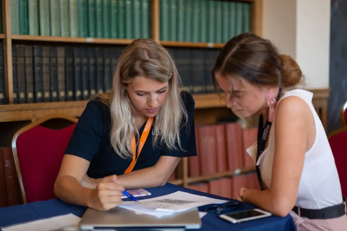 How to Improve Leadership Skills in 7 Steps to Empower Others