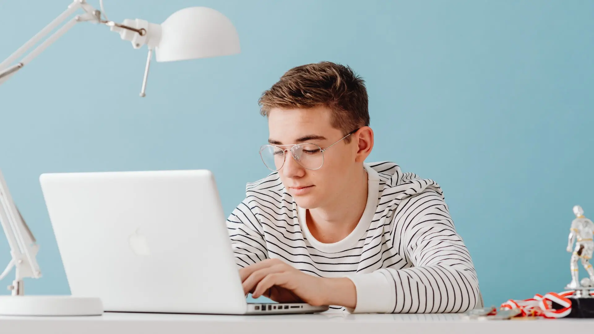 What Age Is a Law Online Research Programme Summer School For?