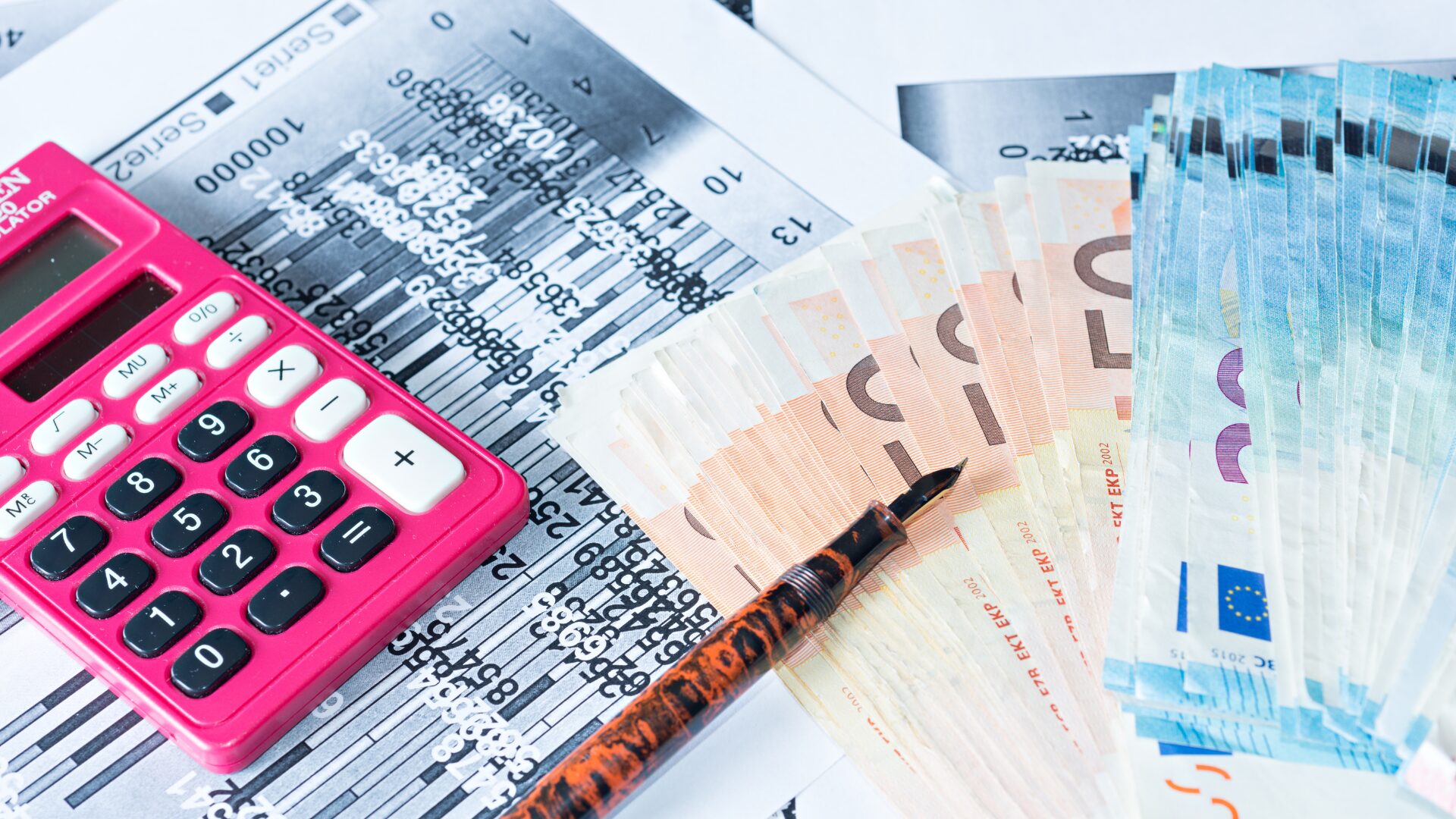 15 Online Finance Courses for High School Students