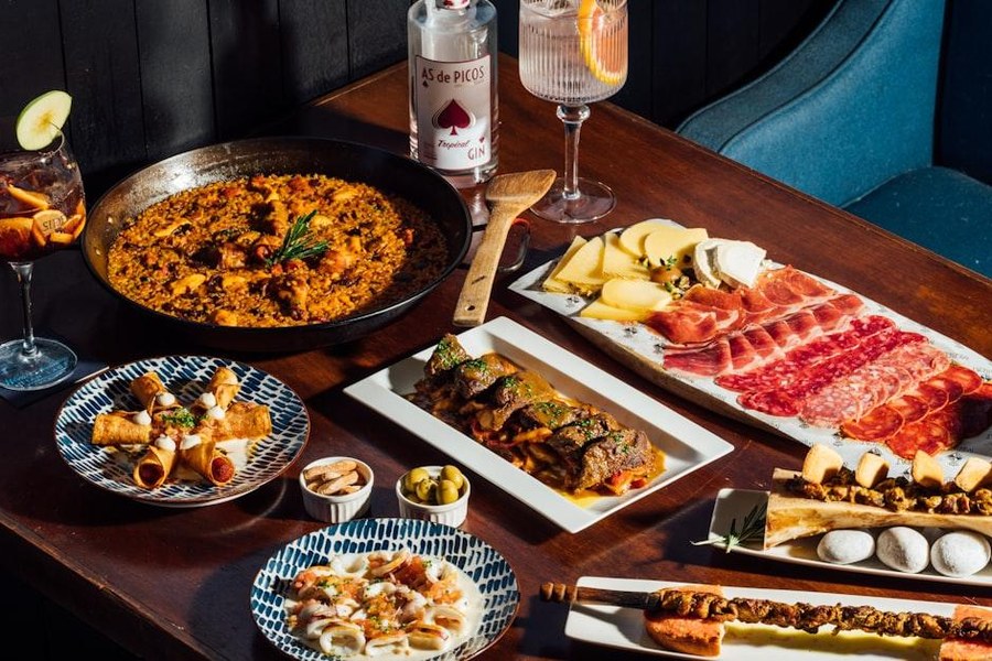 Spanske tapas og sangria – Fiesta Española i alle tre hubs mandag den 12. oktober