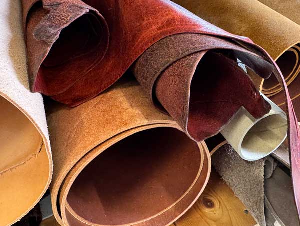 Verschiedene Lederrollen