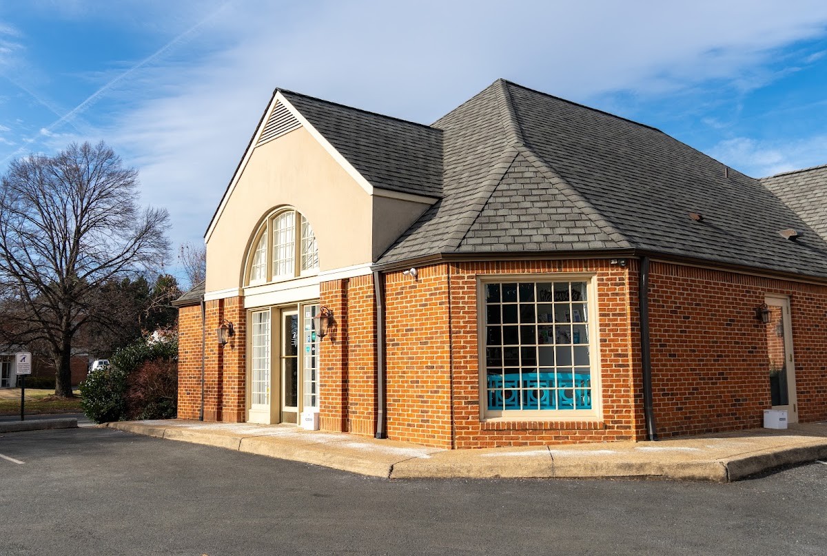 Old Dominion Animal Hospital Charlottesville building