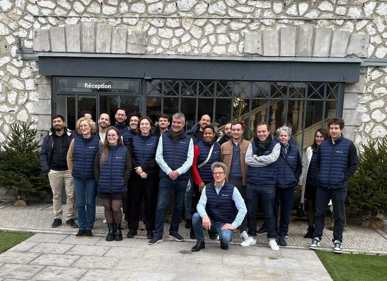 Photo de l'ensemble des collaborateurs Sirenergies prise lors du séminaire d'hiver 2025