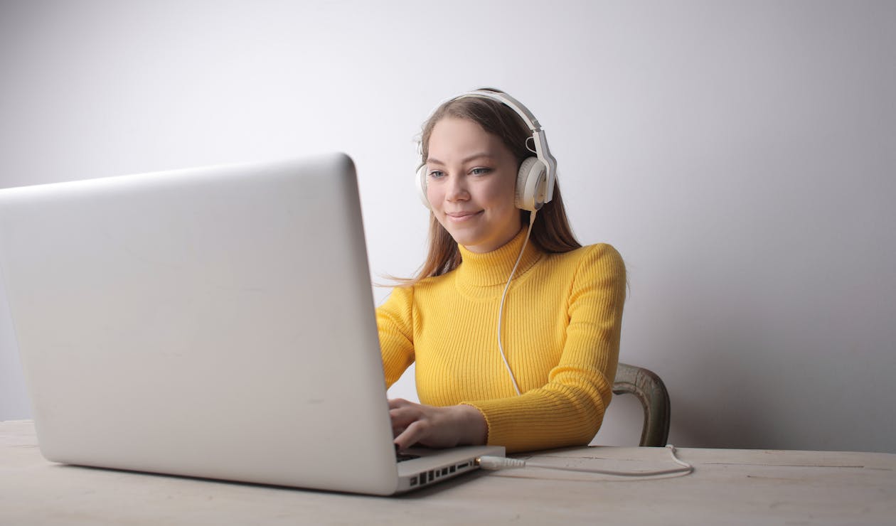Gratis Fotos de stock gratuitas de auriculares, autónomo, disfrute Foto de stock