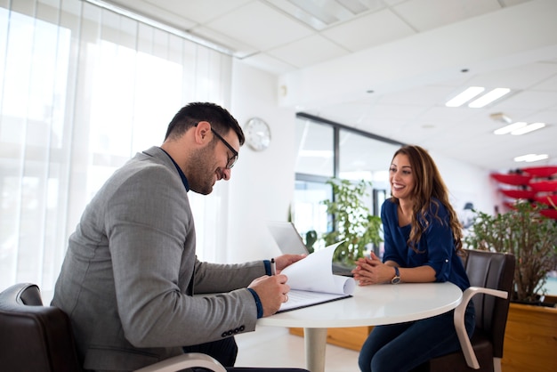 Foto gratuita entrevista de trabajo y selección de candidatos para el empleo.