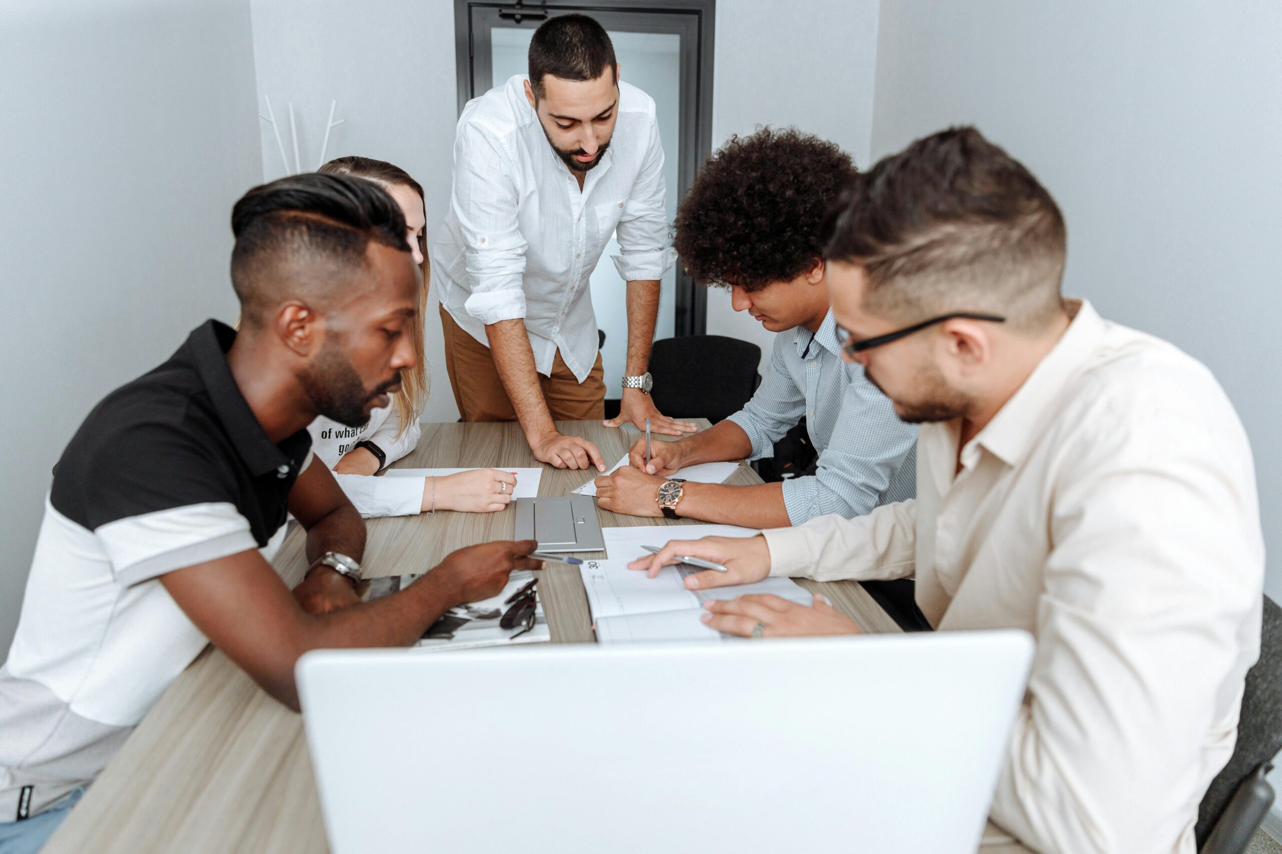A team meeting led by a remote marketing manager.
