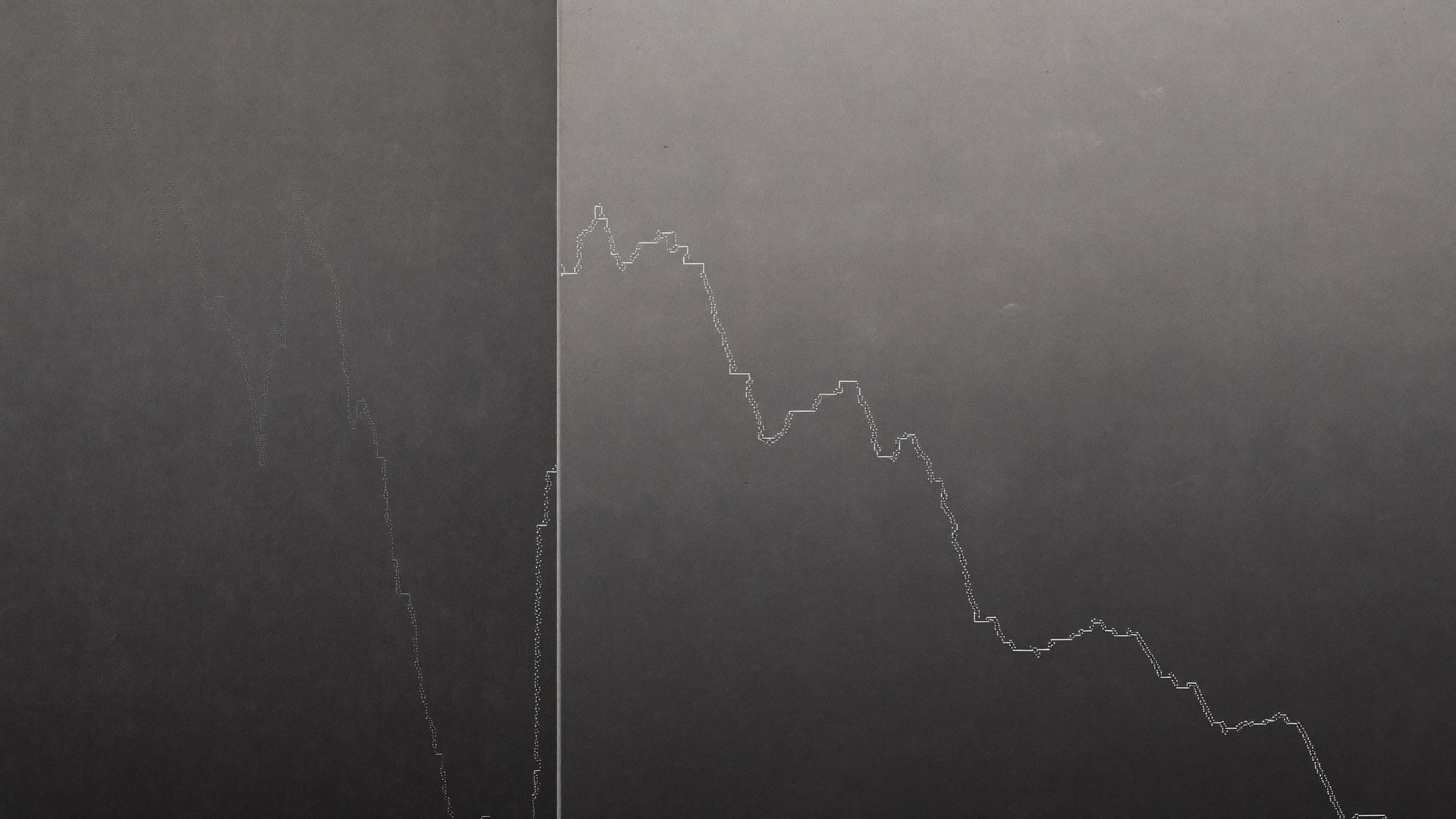 Data telemetry reflected on aluminum hardware