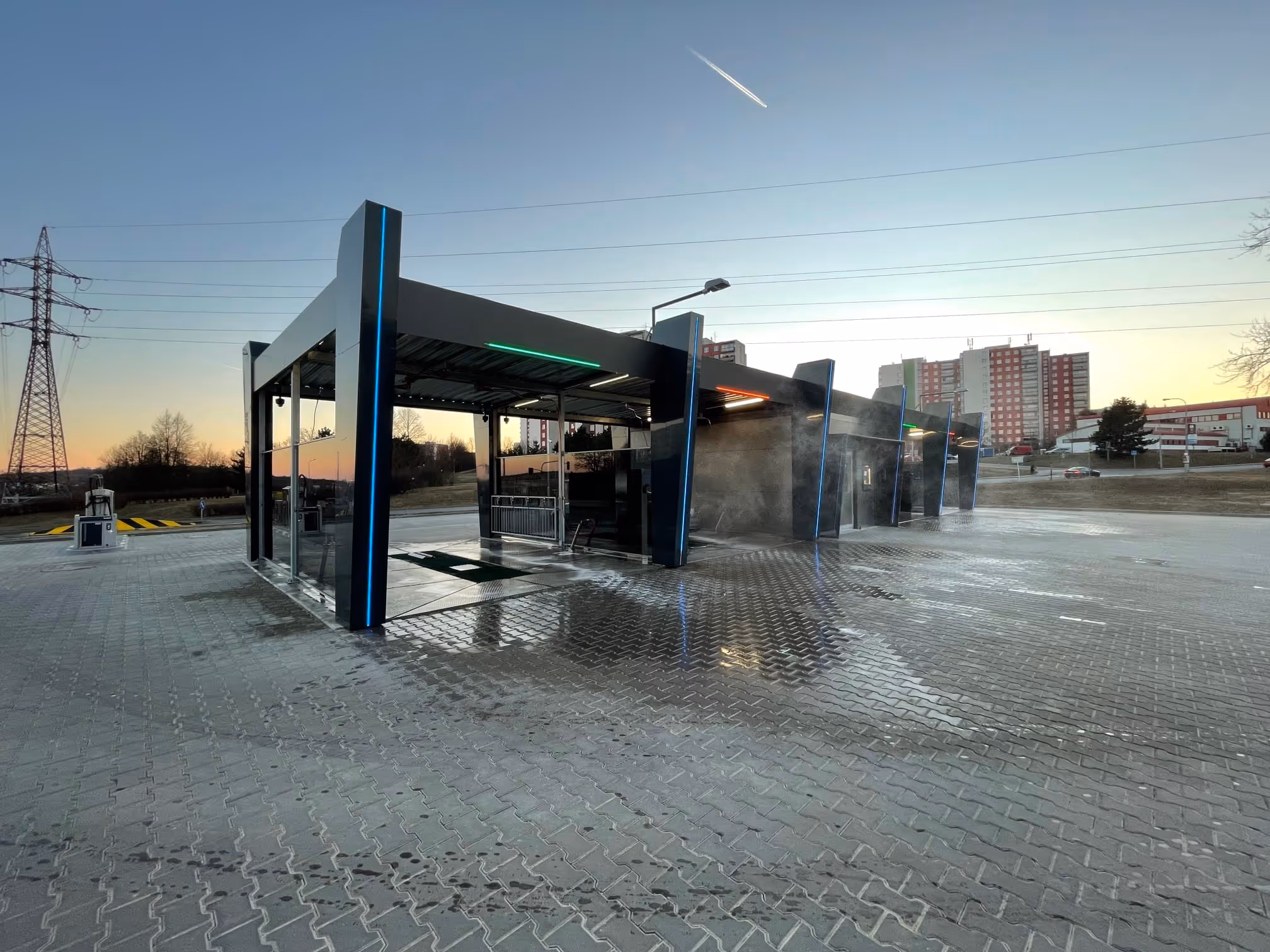 Samoobslužné bezkontaktní mycí centrum