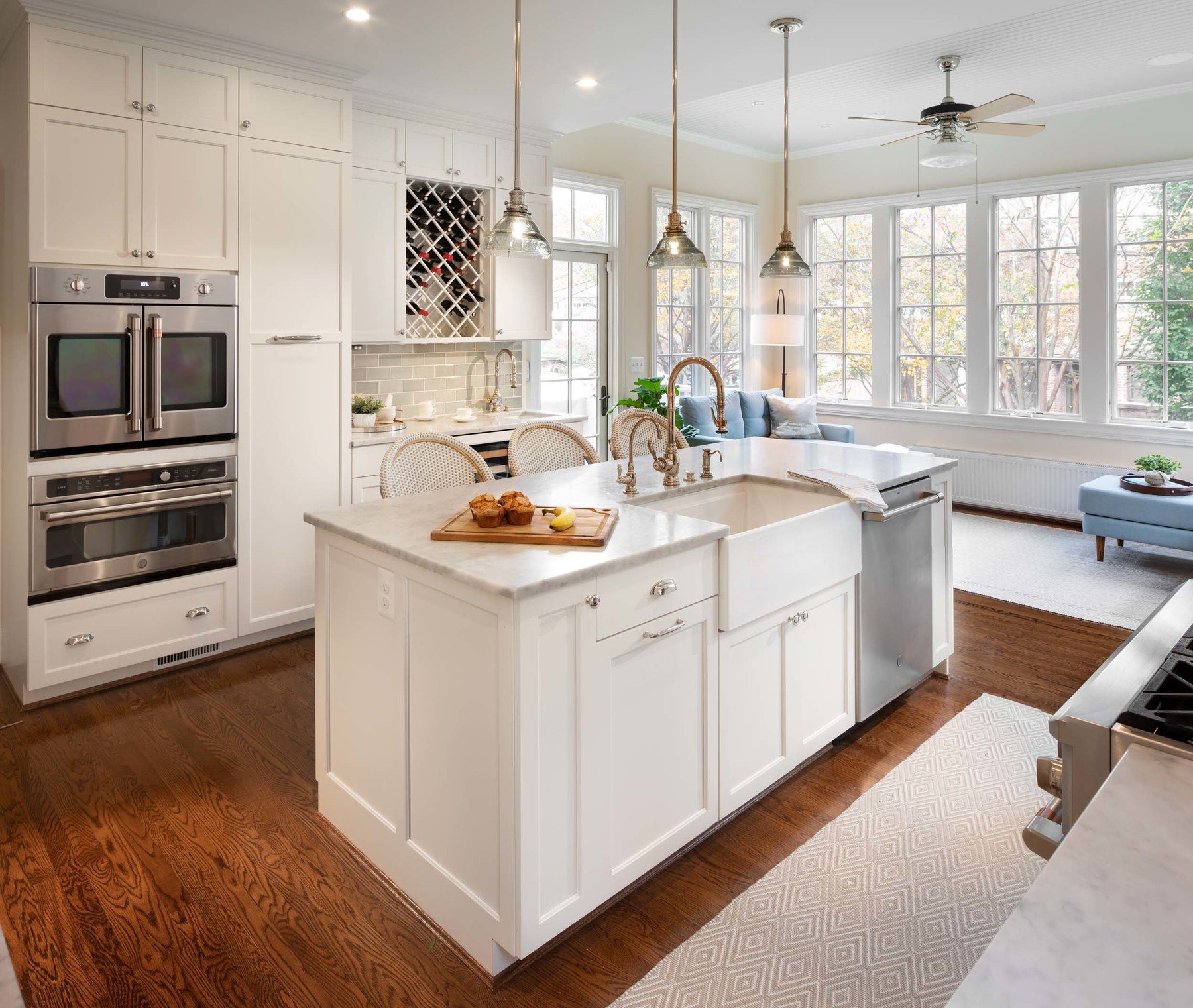 Woodley Park kitchen renovation with elegant design, island seating, and premium finishes