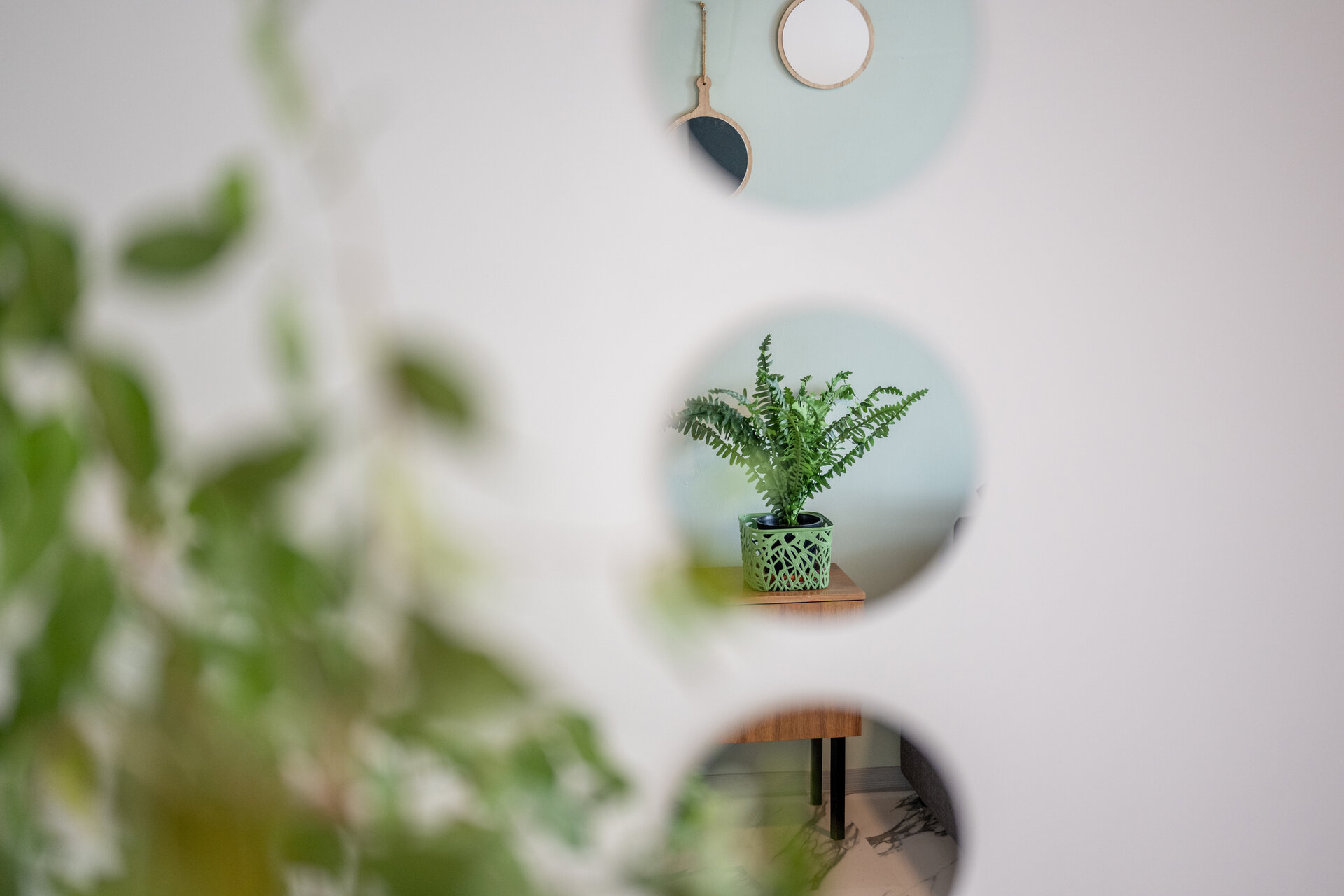 Einrichtungsdetail mit Spiegeln