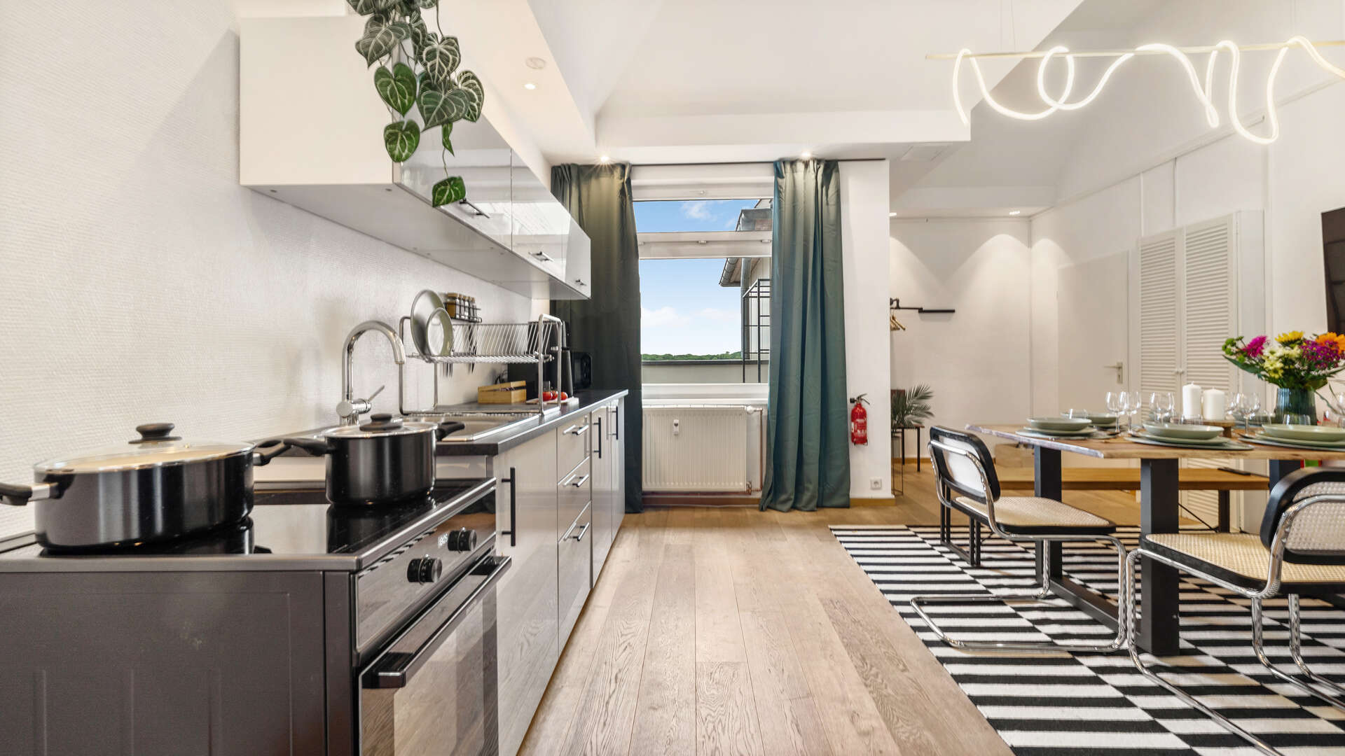 Küche mit Essbereich