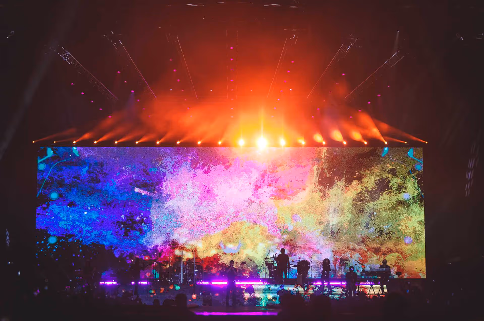 Colorful stage visuals during Enrique Iglesias concert