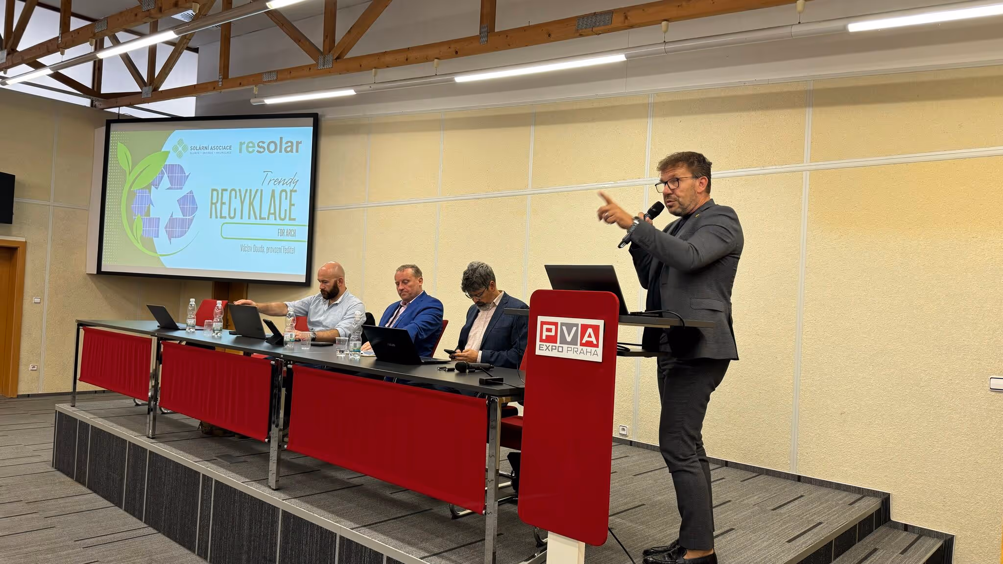 Přednáška na konferenci Solární asociace.